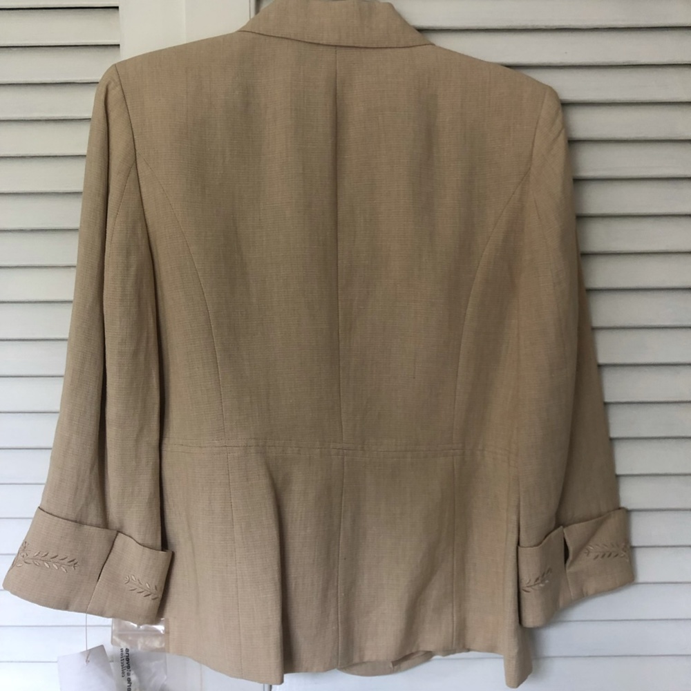 Casual Linen Jacket - Picture 3 of 3
